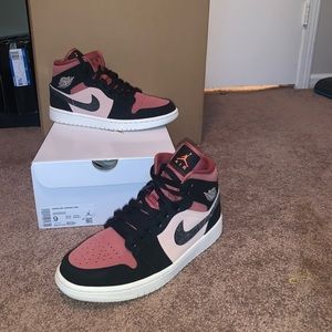 NIKE Air Jordan 1 Mid Canyon Rust - Size 9